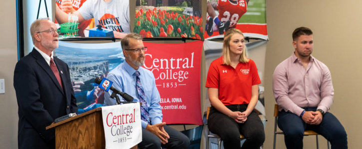 Left to right: Mark Putnam, president; Keith Jones, Mark and Kay DeCook Endowed Chair in Character and Leadership Development and professor of psychology; Anne Williamson ’20; and Parker Majerus ’20 field questions from the media at a news conference announcing Central’s new annual tuition price.